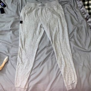 Selling my L under amor joggers, brand new